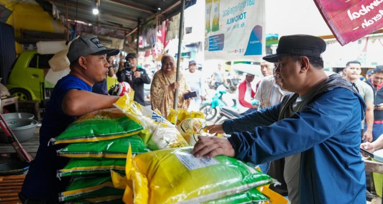 PJ Bahtiar Bersama Pemkab Polman Jalan Sehat dan Pantau Pasar