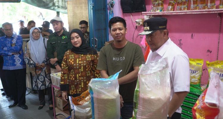 Pj Gubernur Sulbar, Bahtiar , Pastikan Harga Pangan dan Elpiji Terjangkau