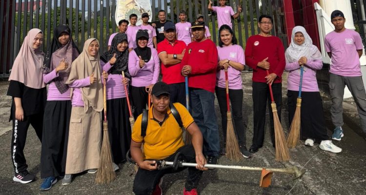 Ikut Aksi Bersih-bersih, Kakanwil Kemenkum Sulbar Sampaikan Apresiasi