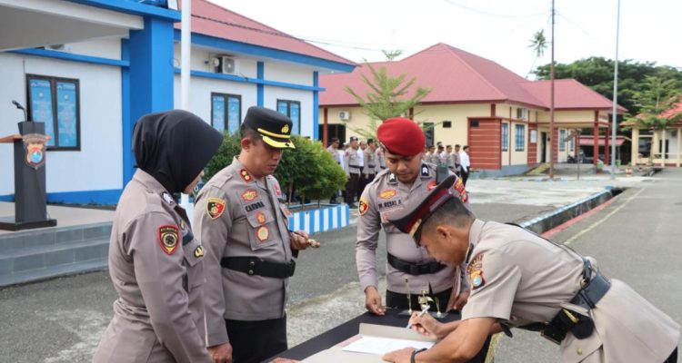 Kapolres Pimpin Sertijab Dan Penyerahan Jabatan Di Lingkup Polres Pasangkayu