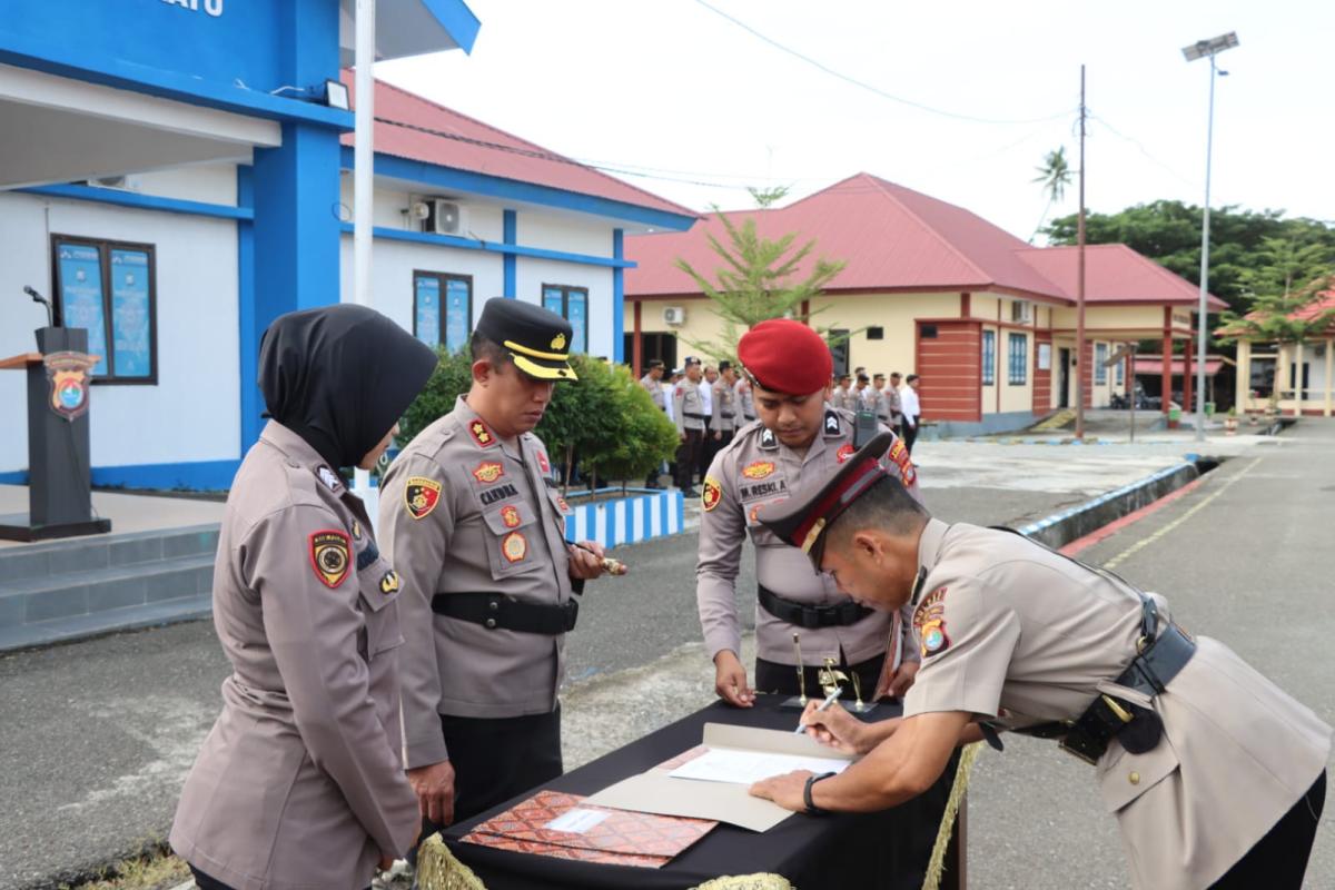 Kapolres Pimpin Sertijab Dan Penyerahan Jabatan Di Lingkup Polres Pasangkayu