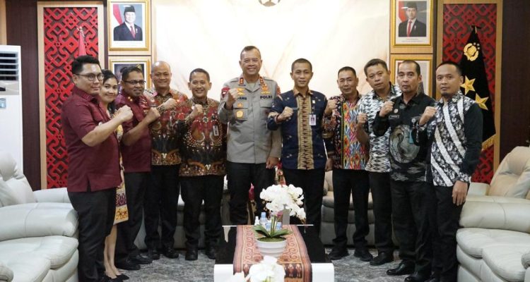 Perkuat Sinergi, Kakanwil Kemenkum Sulbar Bersama Pimti Temui Kapolda Sulbar