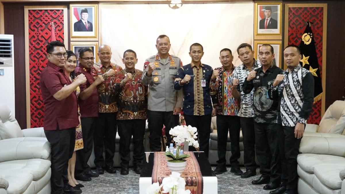 Perkuat Sinergi, Kakanwil Kemenkum Sulbar Bersama Pimti Temui Kapolda Sulbar