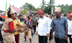 Tarian Me'aju sambut Kedatangan Pj Bahtiar di Kawasan Suku Bunggu