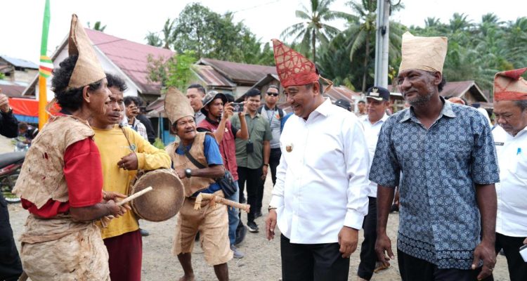 Tarian Me'aju sambut Kedatangan Pj Bahtiar di Kawasan Suku Bunggu