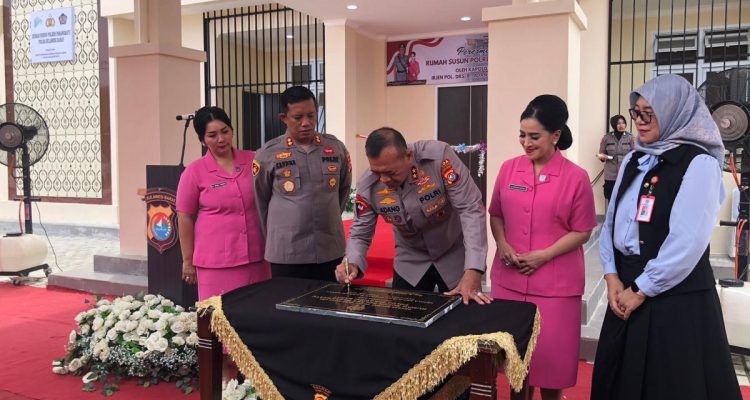 Kapolda Sulbar Resmikan Rusun Polres Pasangkayu