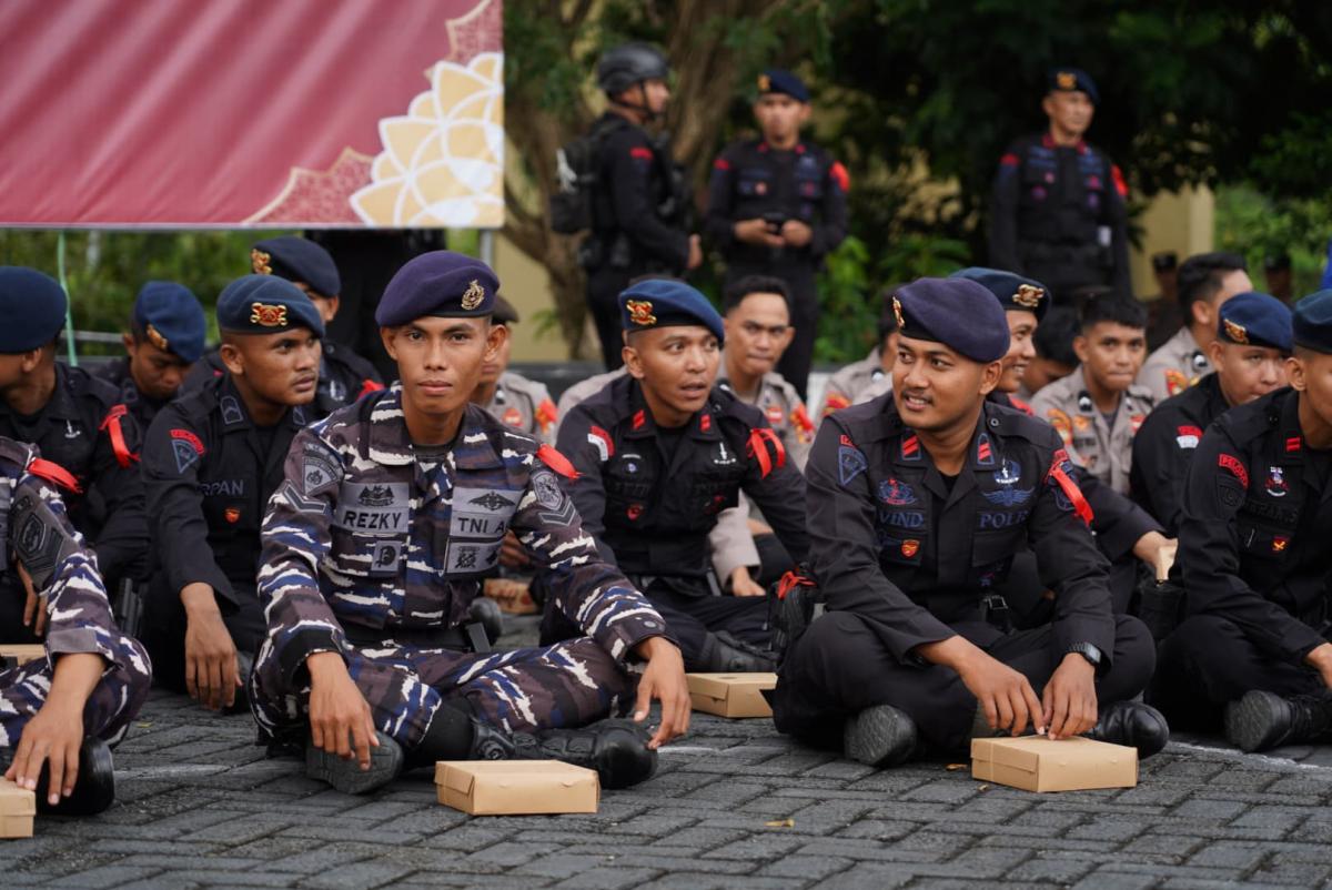 Polda Sulbar dan TNI Perkuat Sinergitas di Momen Buka Puasa Bersama