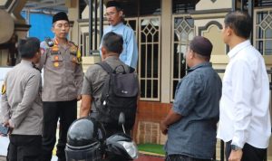 Kapolresta Mamuju Shalat Ashar Berjamaah di Masjid Timbu