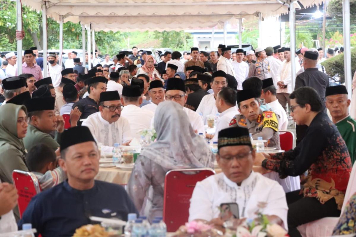 Kapolresta Mamuju Hadiri  Buka Puasa Bersama Bupati Mamuju