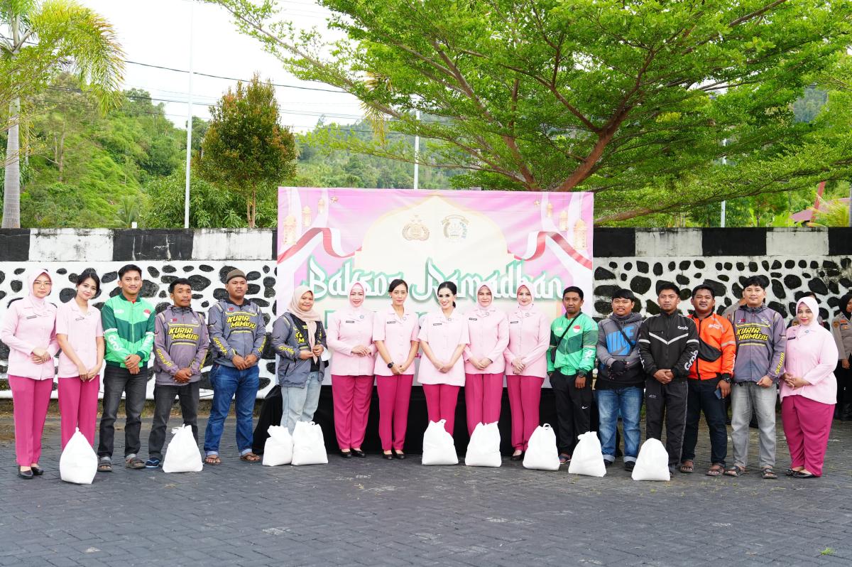 Bhayangkari Polda Sulbar: Berbagi Kebaikan di Bulan Ramadan