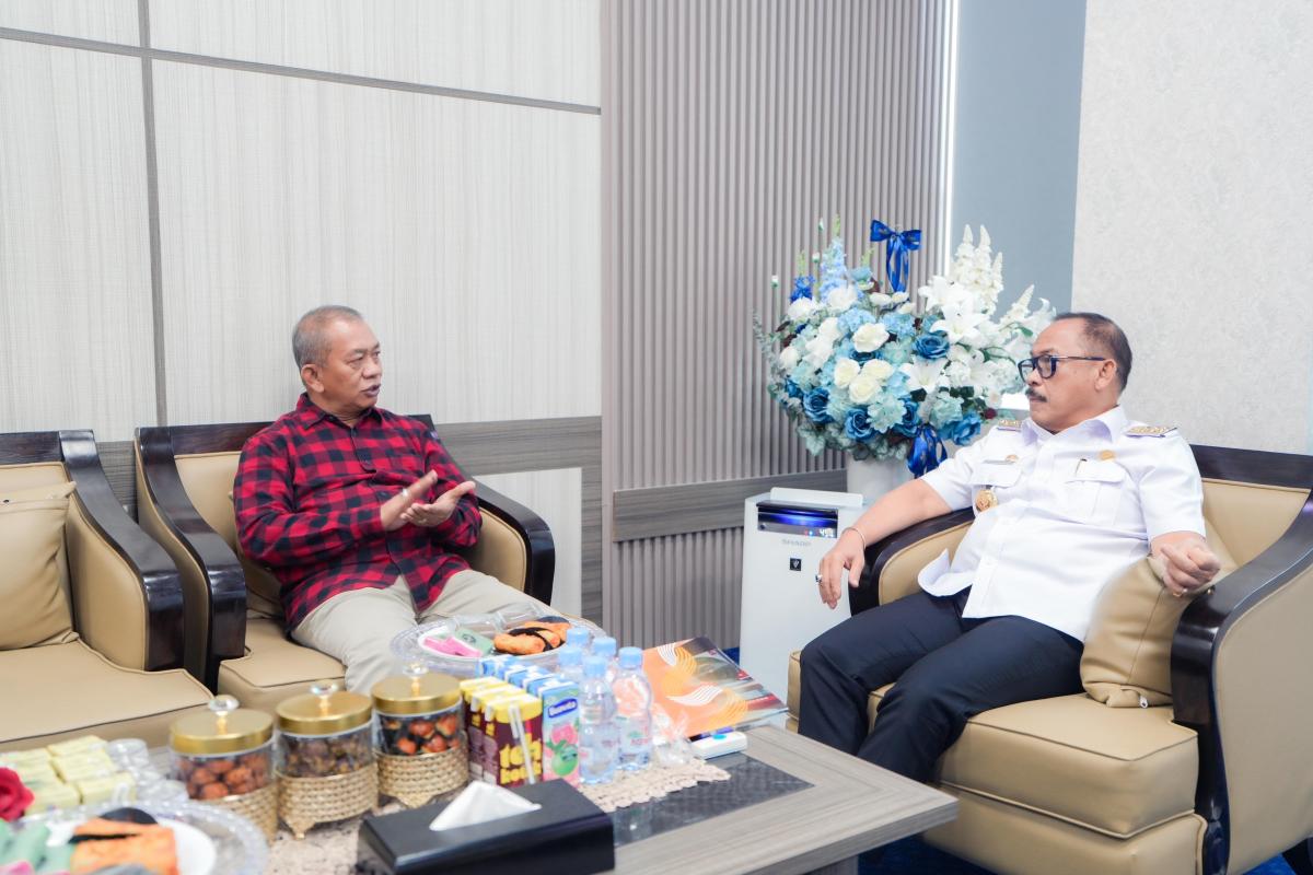 Pertemuan SDK dan AIM: Dua Tokoh Sulbar Berbagi Kesibukan dan Memberikan Dukungan