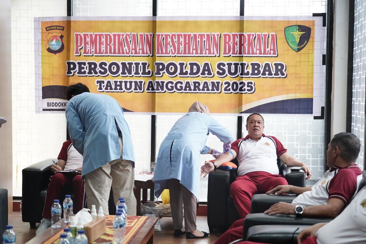 Rikkes Berkala: Kapolda Sulbar dan Jajaran Pastikan Kondisi Prima untuk Pengabdian Maksimal Rikkes Berkala: Kapolda Sulbar dan Jajaran Pastikan Kondisi Prima untuk Pengabdian Maksimal