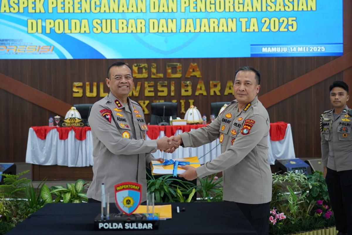 Kapolda Sulbar Dorong Peningkatan Kinerja dan Pengelolaan Keuangan Kapolda Sulbar Dorong Peningkatan Kinerja dan Pengelolaan Keuangan