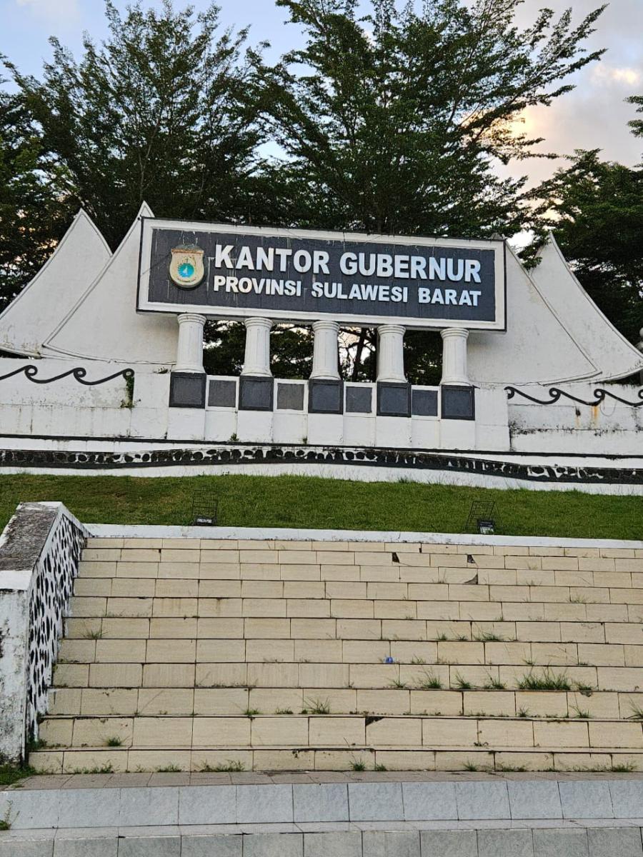 Gubernur Sulbar Bantah Isu 'Izin Pusat', Ini Penjelasan Lengkapnya Gubernur Sulbar Bantah Isu 'Izin Pusat', Ini Penjelasan Lengkapnya