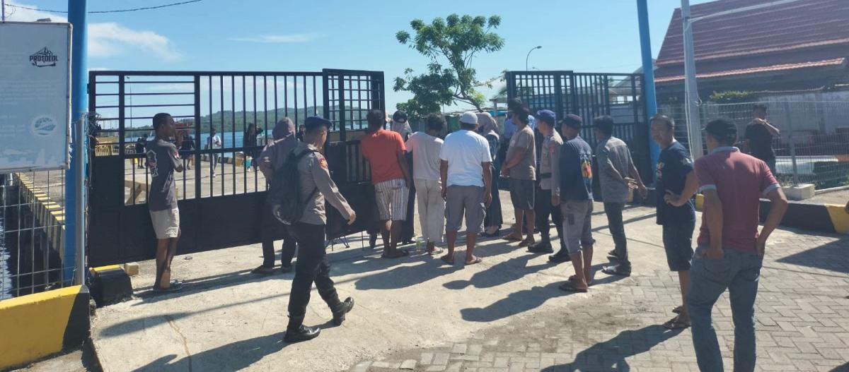 Sat Polairud Polresta Mamuju Gelar Pengamanan Kedatangan KM. Sabuk Nusantara 111 di Pelabuhan Mamuju Sat Polairud Polresta Mamuju Gelar Pengamanan Kedatangan KM. Sabuk Nusantara 111 di Pelabuhan Mamuju