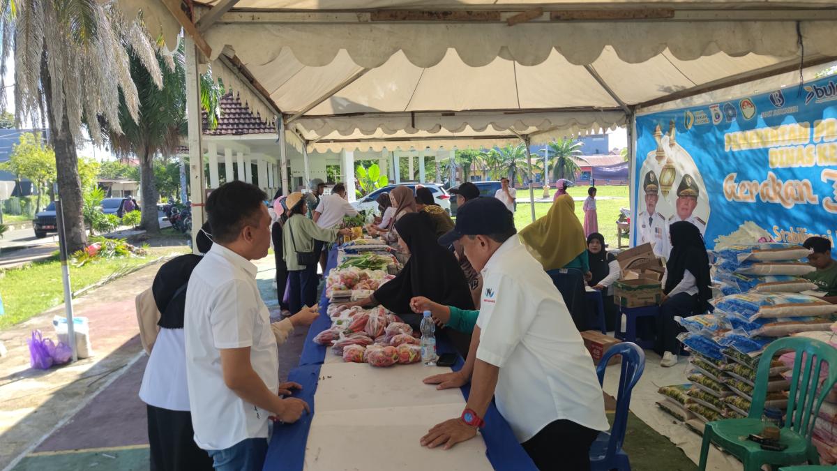 Pemprov Sulbar Gelar Pasar Murah dan Bagikan Bibit Cabai Gratis
