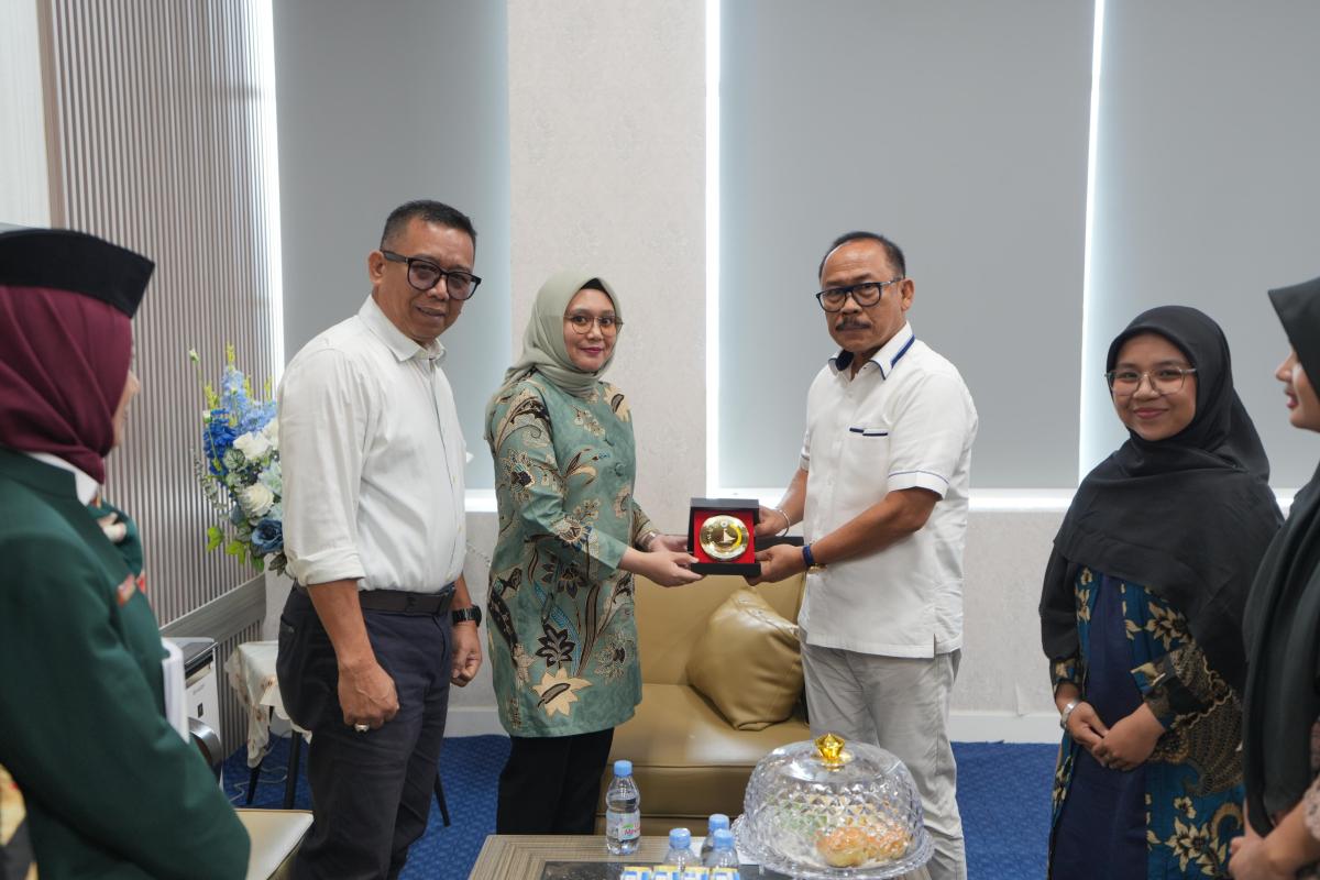 Gubernur Sulbar Dukung Pemuda Hebat ke Pertukaran Pelajar Australi Gubernur Sulbar Dukung Pemuda Hebat ke Pertukaran Pelajar Australi
