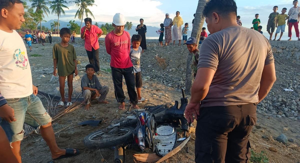 Personel Polsek Kalukku Datangi TKP Dugaan Perselingkuhan Personel Polsek Kalukku Datangi TKP Dugaan Perselingkuhan