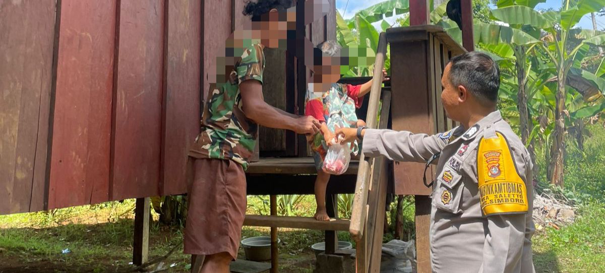 kapolda Sulbar Salurkan Daging Segar kepada Warga Kurang Mampu di Desa Salletto kapolda Sulbar Salurkan Daging Segar kepada Warga Kurang Mampu di Desa Salletto