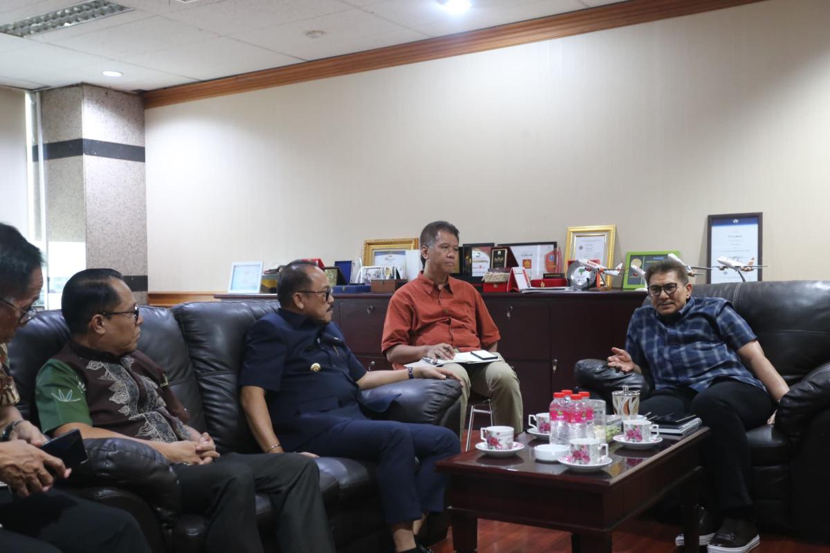 Gubernur Suhardi Duka Bertemu Langsung Direktur Lion Air