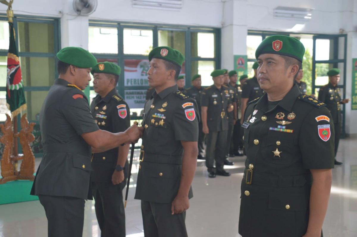 Danrem 142/Tatag Pimpin Acara Penerimaan Tugas dan Tanggung Jawab Pejabat Baru