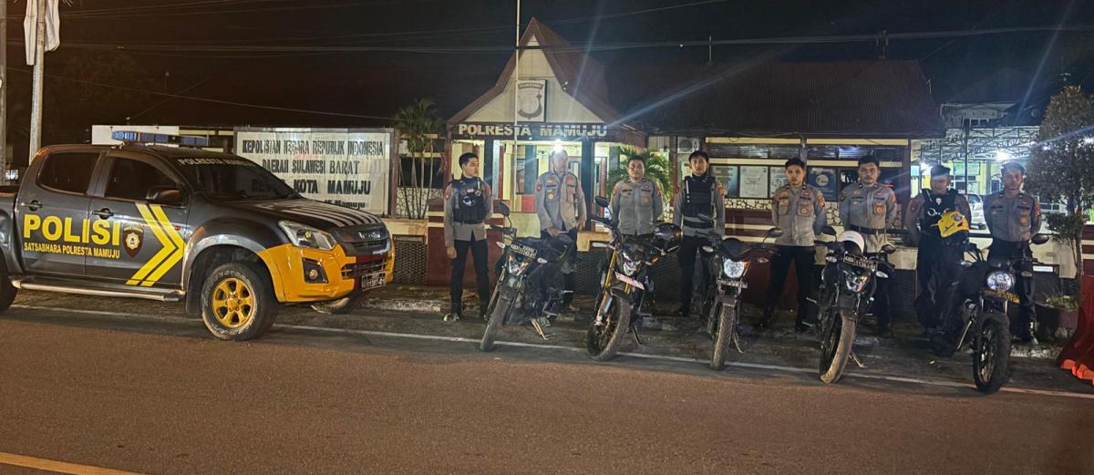 Personel Polresta Mamuju dan Polsek Jajaran Pengamanan Malam Takbiran Idul Adha 1446 H Personel Polresta Mamuju dan Polsek Jajaran Pengamanan Malam Takbiran Idul Adha 1446 H