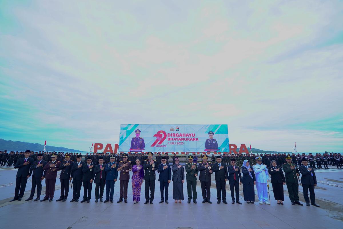 Gubernur Sulbar Suhardi Duka Apresiasi Transformasi Polri: Dulu Dikritik, Kini Makin Profesional