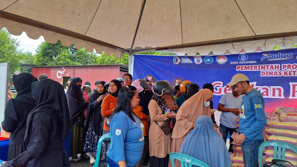 Pemprov Sulbar Terus Laksanakan Pasar Murah, 1,5 Ton Beras Habis Terjual Dalam 30 Menit