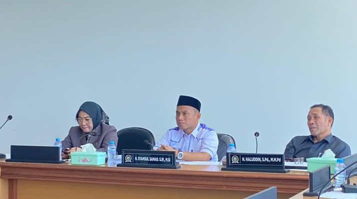 Komisi I DPRD Sulbar Gelar Rapat Kerja, Bahas Pertanggungjawaban APBD 2024 Komisi I DPRD Sulbar Gelar Rapat Kerja, Bahas Pertanggungjawaban APBD 2024