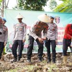 Dari Ladang Jagung, Bid Propam Polda Sulbar Jadi Penggerak Swasembada Pangan