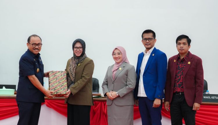 DPRD Sulbar Sahkan Pertanggungjawaban APBD 2024, Siapkan KUA-PPAS 2026