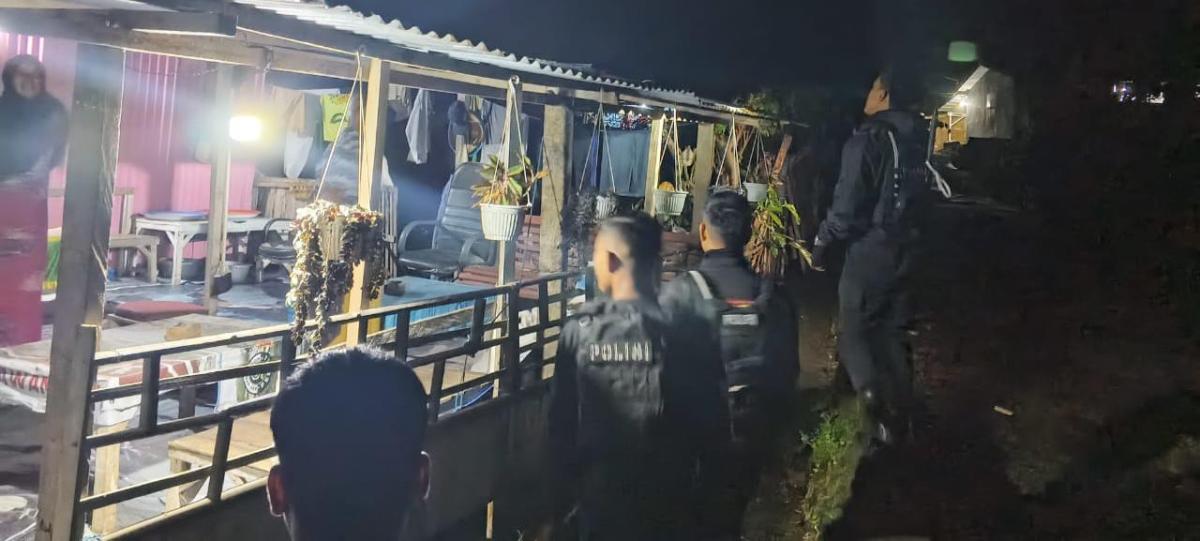 MelaluCall Center 110, Tim Patmor Polresta Mamuju Respon Cepat Datangi TKP Pencurian di Jalan Soekarno Hatta