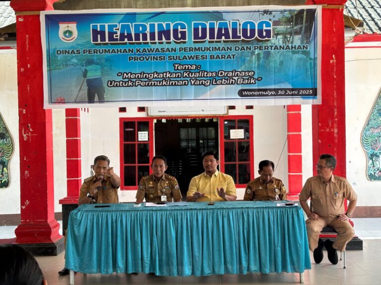 Plt Kadis Perkimtan Sulbar, Maddareski, berdialog langsung dengan masyarakat Ujung Baru, Wonomulyo