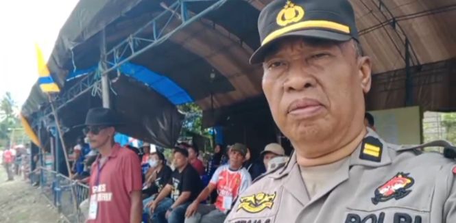 Kapolsek Tommo Pimpin Langsung Pengamanan Turnamen Sepak Bola Antar Desa Sekecamatan Tommo
