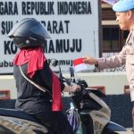 Jelang HUT Kemerdekaan RI ke-80, Polresta Mamuju Gencarkan Pembagian Bendera Merah Puti