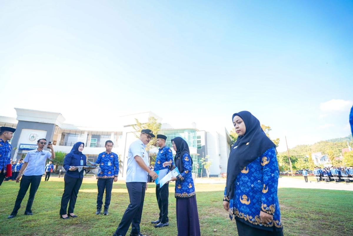 Gubernur Sulbar Lantik 39 PPPK Guru dan Tenaga Kesehatan di Hari Kesaktian Pancasila