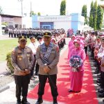 IMG-20251013-WA0034 Kapolda Sulbar Pererat Solidaritas dan Tingkatkan Kinerja dalam Kunjungan Kerja ke Pasangkayu