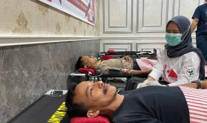 74 Usia Humas Polri, Bid Humas Polda Sulbar Gelar Bakti Kesehatan Donor Darah