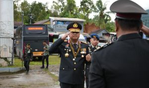 IMG-20251110-WA0030 Tabur Bunga di TMP, Kapolda Sulbar: Jasa Pahlawan Takkan Pernah Terlupa